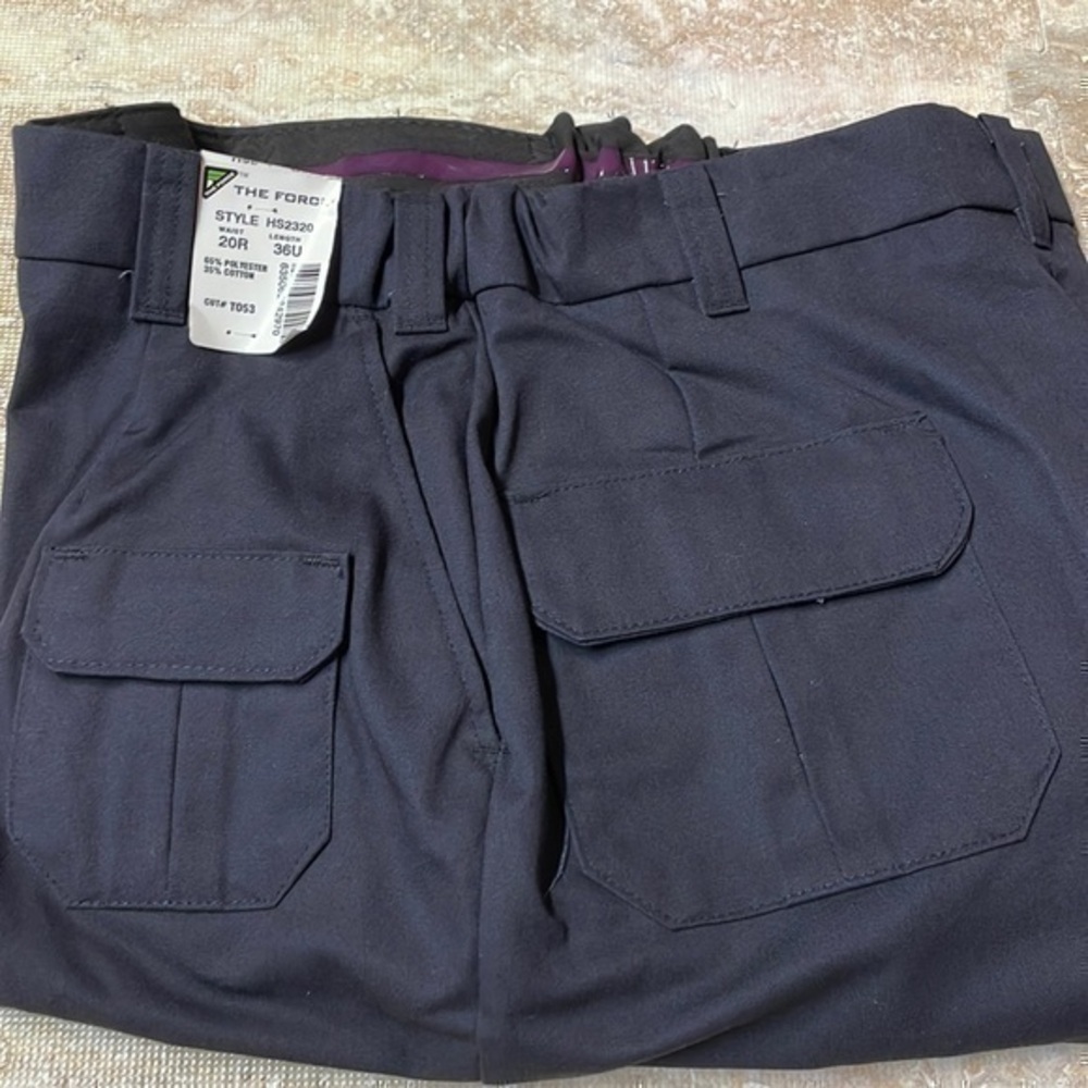 Horace Small woman’s EMS pants. Size 20. Navy blue.